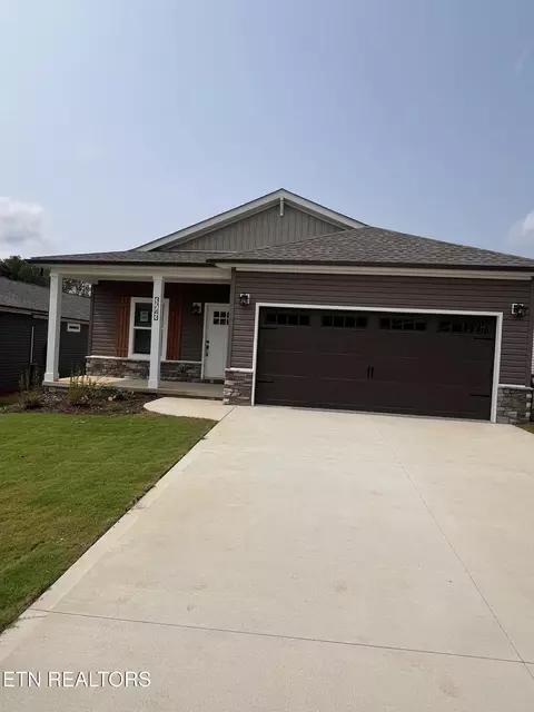 3743 Crimson Clover Ln, Knoxville, TN 37924
