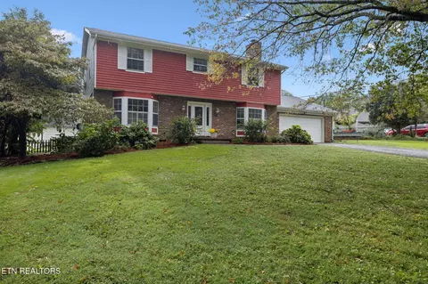 812 Whirlaway Cir, Knoxville, TN 37923