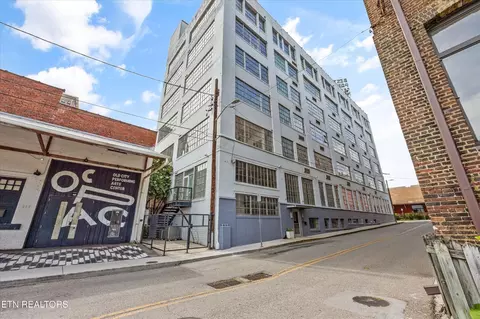 200 W Jackson Ave #105, Knoxville, TN 37902