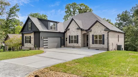 200 Osage Ln, Loudon, TN 37774