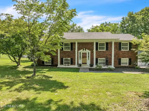 7121 Regency Rd, Knoxville, TN 37931