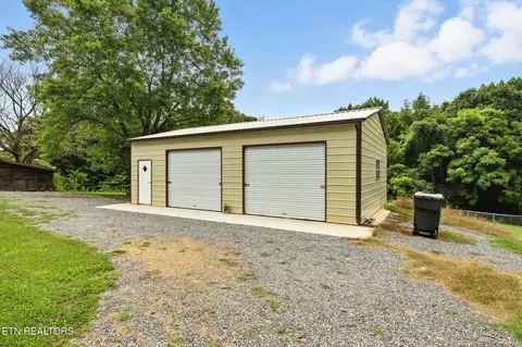 5849 Bernie Cir, Talbott, TN 37877 photo 2