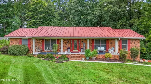 7525 Glastonbury Rd, Knoxville, TN 37931