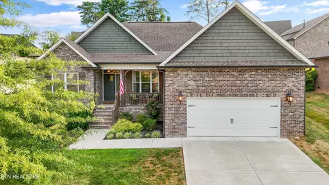 169 Dynasty Dr, Lenoir City, TN 37771