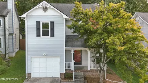 513 Confederate Dr, Knoxville, TN 37922