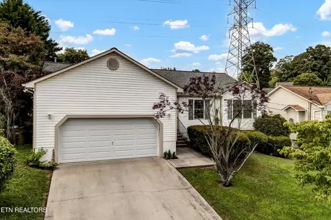 4512 Castleman Ln, Knoxville, TN 37921