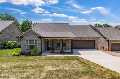 1705 Mountain Dr, Lenoir City, TN 37772