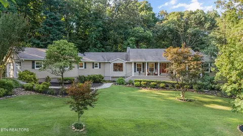 11130 Farragut Hills Blvd, Knoxville, TN 37934