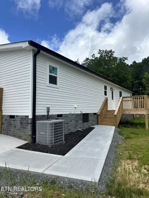 9556 Crisman Rd, Heiskell, TN 37754 photo 6