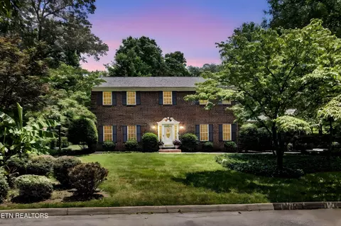 404 Woodland Trace Dr, Knoxville, TN 37934