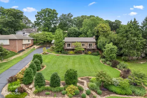 12313 N Fox Den Dr, Knoxville, TN 37934