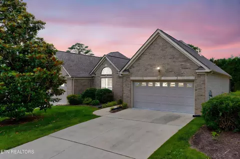 1979 Belleau Village Ln, Chattanooga, TN 37421