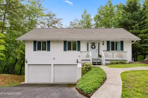 635 Gold Dust Dr, Pigeon Forge, TN 37863