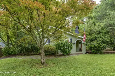 2515 Fenwood Dr, Knoxville, TN 37918