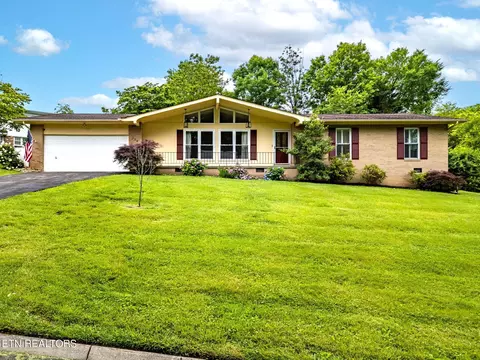 120 Cooper Cir, Oak Ridge, TN 37830
