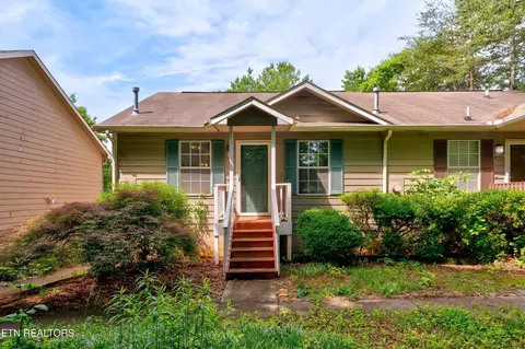692 Shadywood Ln, Knoxville, TN 37923