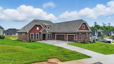366 Bittersweet Ln, Lenoir City, TN 37771