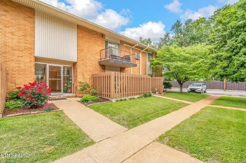 3104 N Broadway St #C18, Knoxville, TN 37917