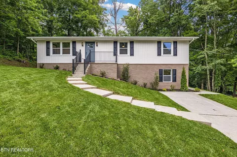 6112 NE Northcrest Cir, Knoxville, TN 37918