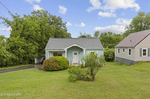 3010 NE Valley View Dr, Knoxville, TN 37917