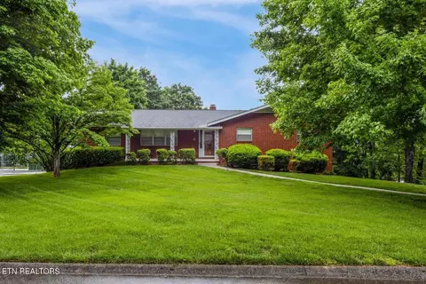5710 Chesswood Dr, Knoxville, TN 37912