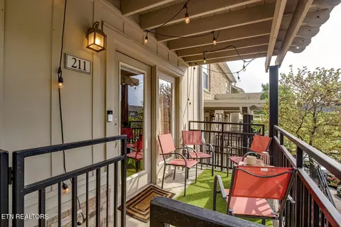 3914 Cherokee Woods Way #211, Knoxville, TN 37920