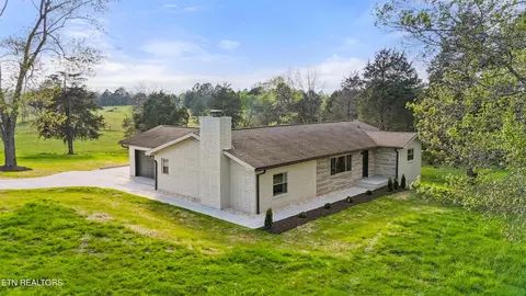 5911 Roberts Rd, Corryton, TN 37721