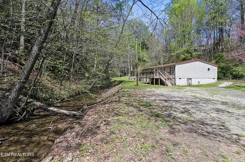 9418 Petros Hwy, Oliver Springs, TN 37840
