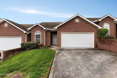 1127 Harbin Ridge Ln, Knoxville, TN 37909