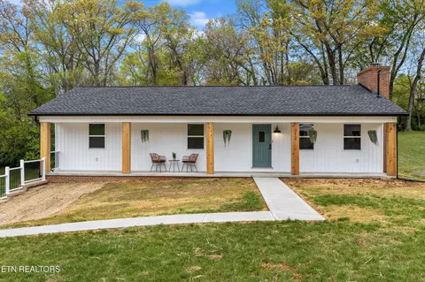 712 Gladstone Cir, Maryville, TN 37804