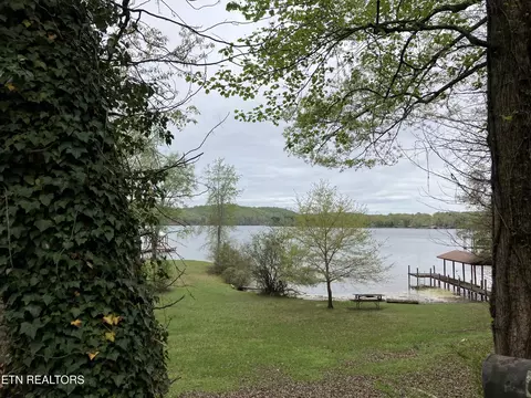 11 Eagle Point Dr, Rockwood, TN 37854