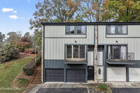 2020 Cherokee Bluff Dr, Knoxville, TN 37920