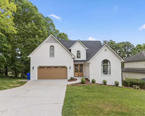 3700 S View Cir, Knoxville, TN 37920