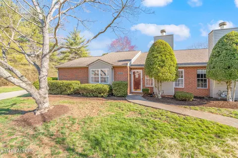 5009 Griffins Gate Ln, Knoxville, TN 37912