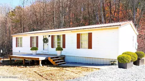 1290 Bluets Rd, Newport, TN 37821