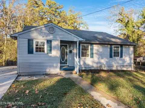 104 Andover Cir, Oak Ridge, TN 37830