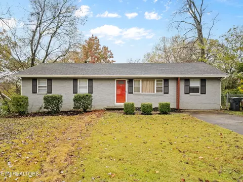 3300 NE Chantilly Dr, Knoxville, TN 37917