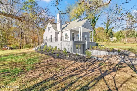 604 Carmen Ln, Clinton, TN 37716