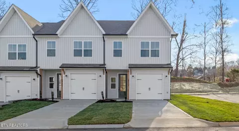 8433 Whisper Ln, Powell, TN 37849