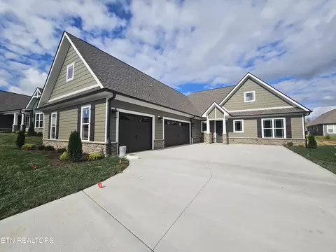 114 Poplar Ridge Pl, Lenoir City, TN 37771