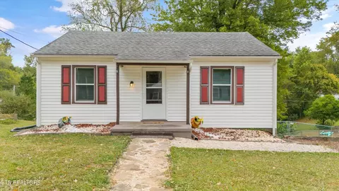 311 Long Dr, Harriman, TN 37748