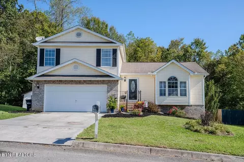 6932 Saint Croix Ln, Knoxville, TN 37918