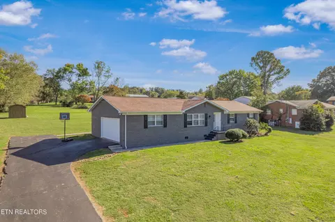 2728 Monte Vista Dr, Maryville, TN 37803