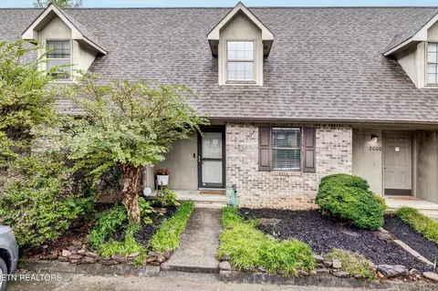 2002 Pueblo Pl, Knoxville, TN 37921
