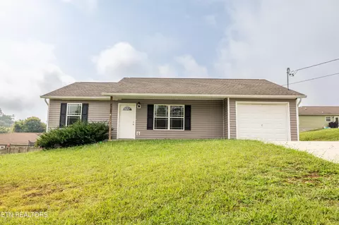 8922 John David Dr, Mascot, TN 37806