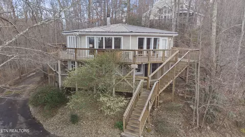 1820 Zurich Ct, Gatlinburg, TN 37738