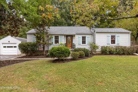 3501 NE Kenilworth Ln, Knoxville, TN 37914