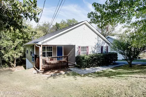 2214 Madison Rd, Knoxville, TN 37912