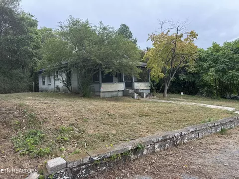112 Redwood Dr, Harriman, TN 37748