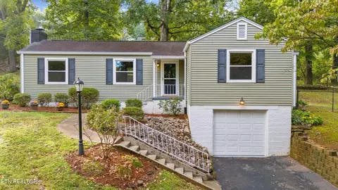 508 Barclay Drive Dr, Knoxville, TN 37920